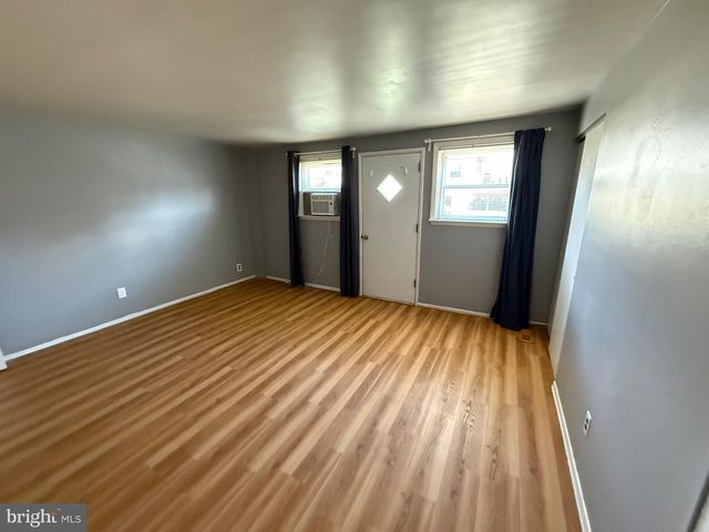 3555 CHURCHILL LN, Philadelphia, PA 19114