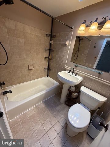 3555 CHURCHILL LN, Philadelphia, PA 19114