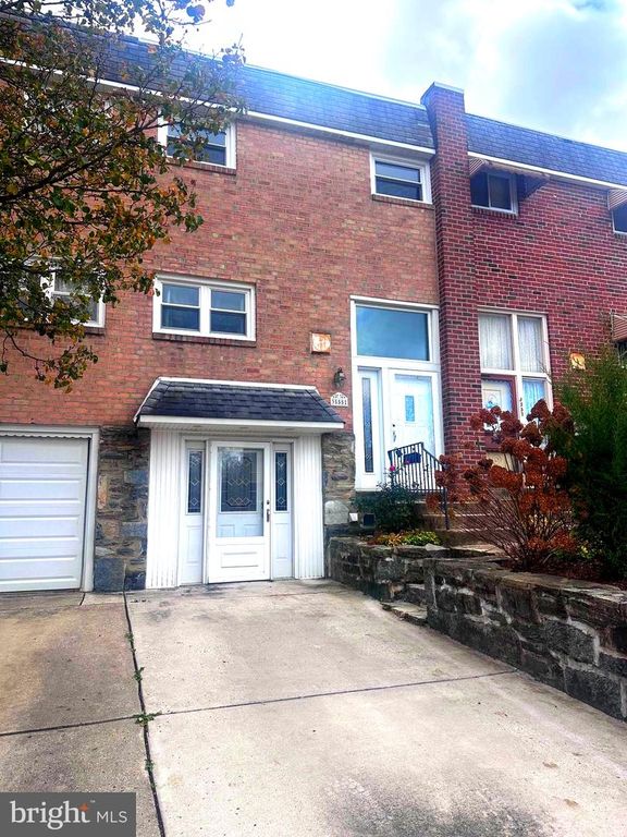 3555 CHURCHILL LN, Philadelphia, PA 19114