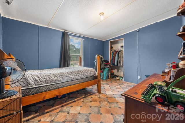 2461 Shadowbrook Drive, Lenoir, NC 28645