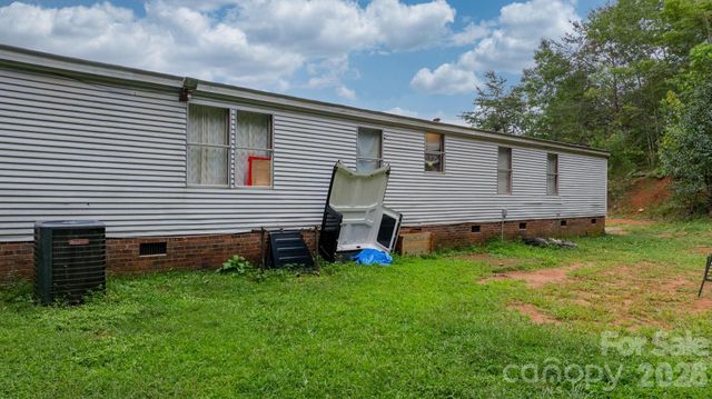 2461 Shadowbrook Drive, Lenoir, NC 28645
