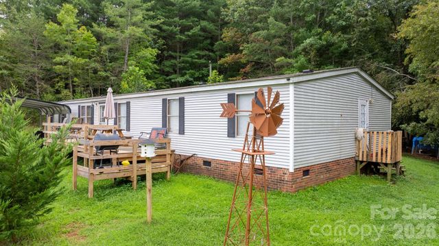 2461 Shadowbrook Drive, Lenoir, NC 28645