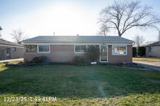 22942 Edgewater Street, St. Clair Shores, MI 48082