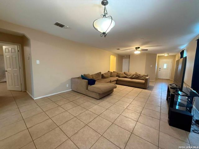 6011 Valparaiso Way, San Antonio, TX 78249