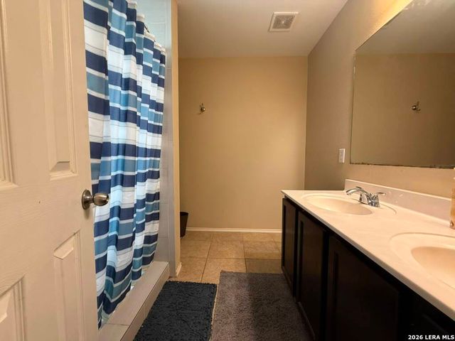 6011 Valparaiso Way, San Antonio, TX 78249