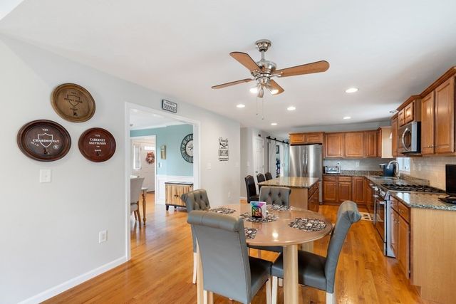 28 Glenside Ave, Billerica, MA 01821