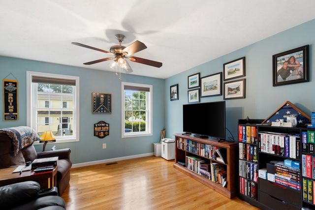 28 Glenside Ave, Billerica, MA 01821