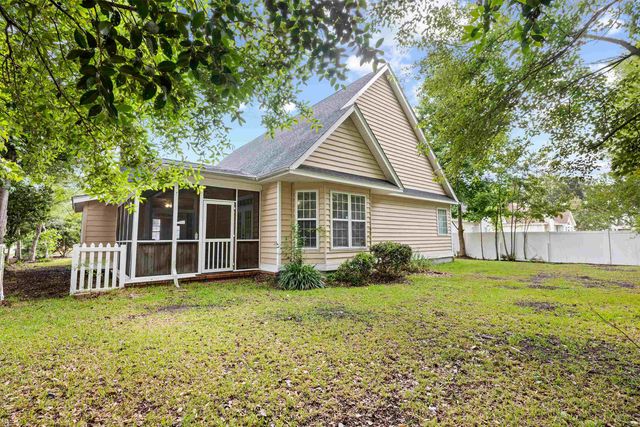 3716 Kennison Dr., Myrtle Beach, SC 29575