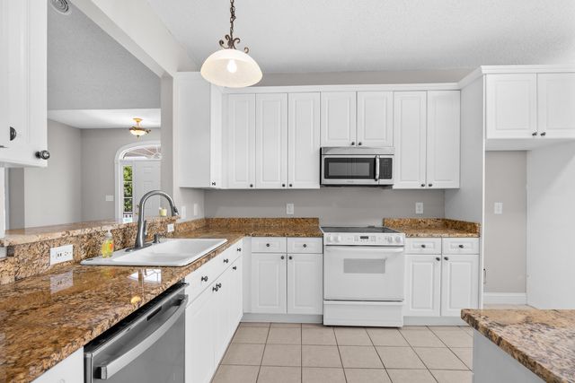 3716 Kennison Dr., Myrtle Beach, SC 29575