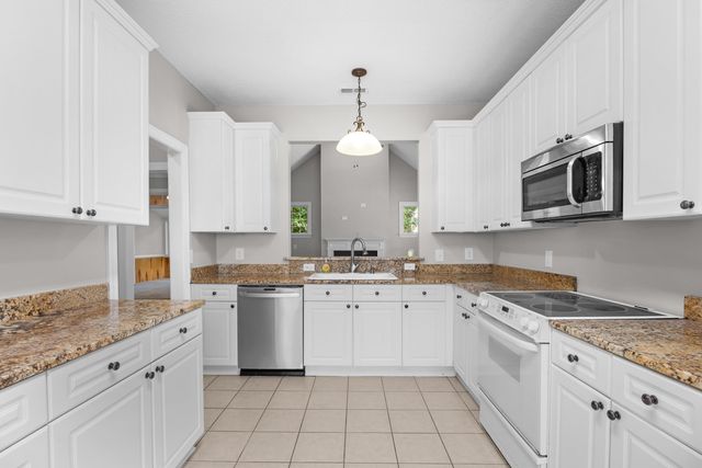 3716 Kennison Dr., Myrtle Beach, SC 29575