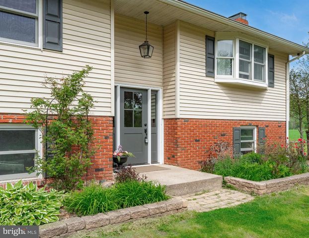 1 CROSS CREEK LN, Erwinna, PA 18920