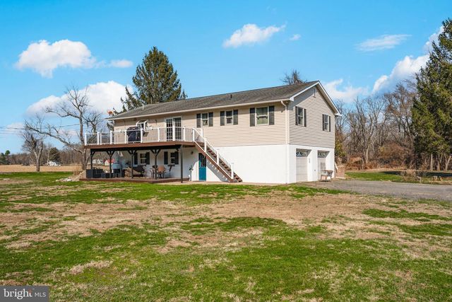 1 CROSS CREEK LN, Erwinna, PA 18920