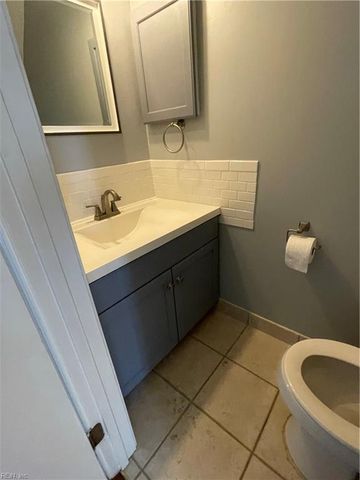 110 Heather Way Apt D, Yorktown, VA 23693