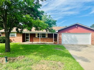 1220 Crestview Drive, Kaufman, TX 75142