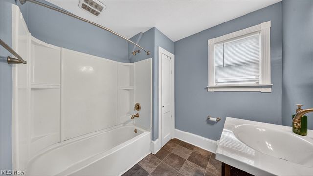 135 Byers Avenue, Akron, OH 44302