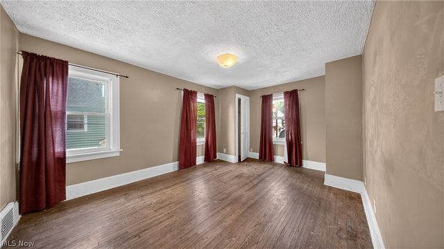 135 Byers Avenue, Akron, OH 44302
