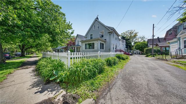 135 Byers Avenue, Akron, OH 44302