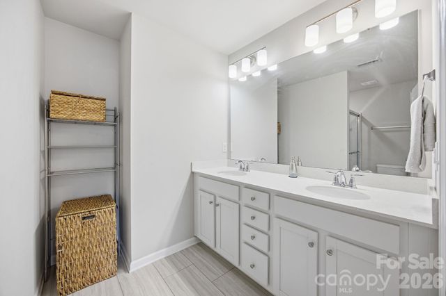 10041 Brittondale Lane, Charlotte, NC 28215
