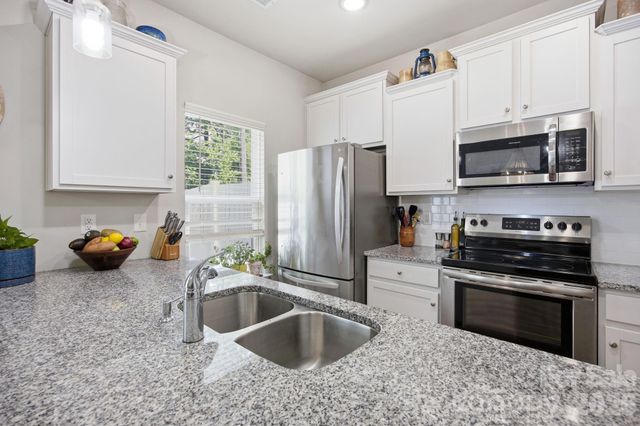 10041 Brittondale Lane, Charlotte, NC 28215