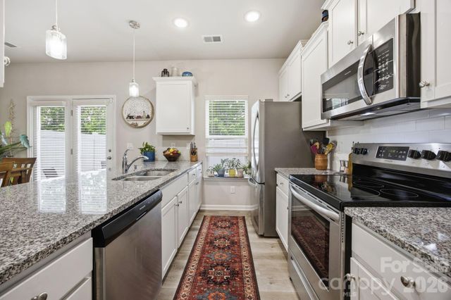 10041 Brittondale Lane, Charlotte, NC 28215