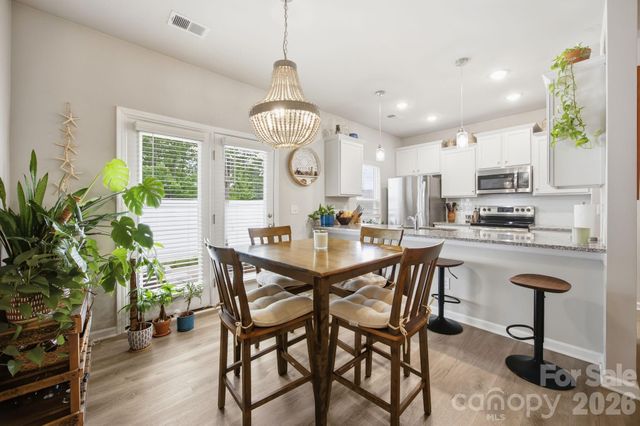 10041 Brittondale Lane, Charlotte, NC 28215