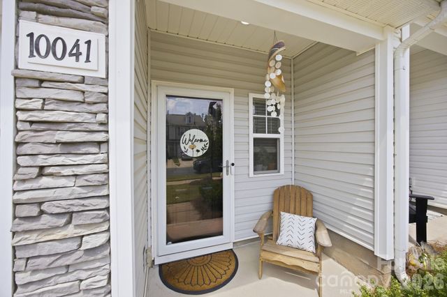 10041 Brittondale Lane, Charlotte, NC 28215