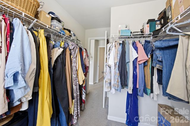 10041 Brittondale Lane, Charlotte, NC 28215