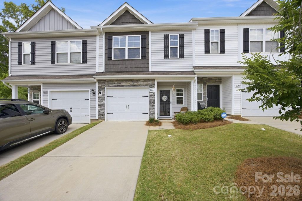 10041 Brittondale Lane, Charlotte, NC 28215