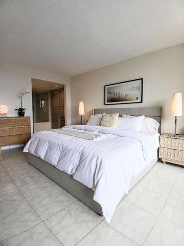 1830 Embassy Drive 309, West Palm Beach, FL 33401