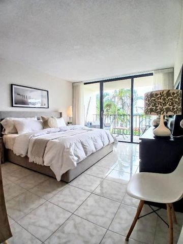 1830 Embassy Drive 309, West Palm Beach, FL 33401