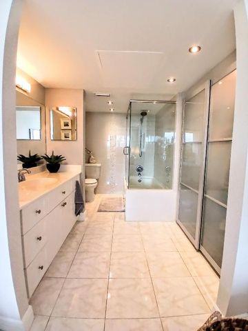 1830 Embassy Drive 309, West Palm Beach, FL 33401