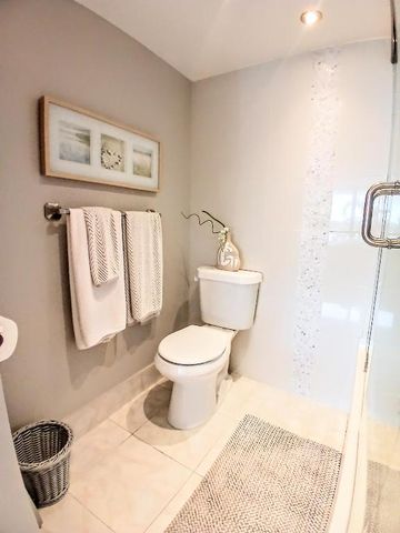 1830 Embassy Drive 309, West Palm Beach, FL 33401