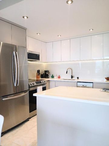 1830 Embassy Drive 309, West Palm Beach, FL 33401