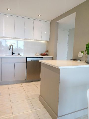 1830 Embassy Drive 309, West Palm Beach, FL 33401