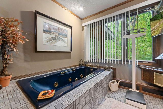 36619 Normandale DRIVE, Oconomowoc, WI 53066