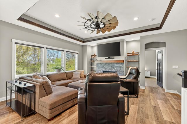6497 Summit Pine Lane NW, Rochester, MN 55901