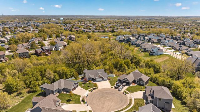 6497 Summit Pine Lane NW, Rochester, MN 55901