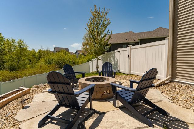 6497 Summit Pine Lane NW, Rochester, MN 55901
