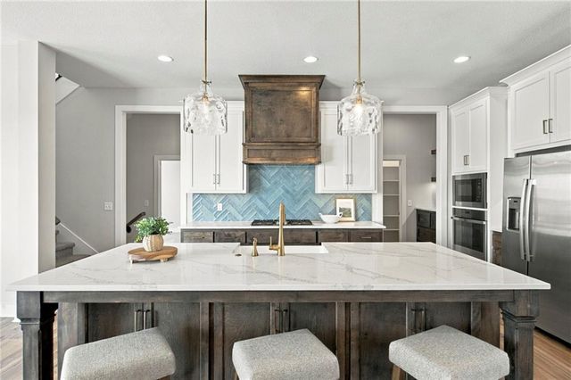 1505 SW Arbormill Terrace, Lee's Summit, MO 64082