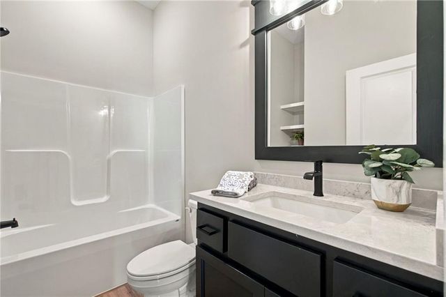 1505 SW Arbormill Terrace, Lee's Summit, MO 64082