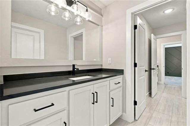 1505 SW Arbormill Terrace, Lee's Summit, MO 64082