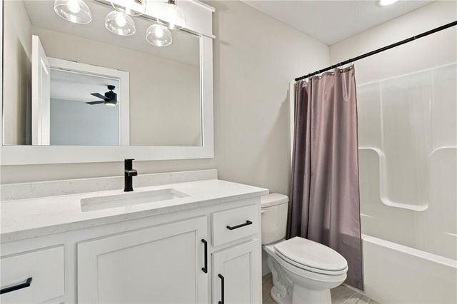 1505 SW Arbormill Terrace, Lee's Summit, MO 64082