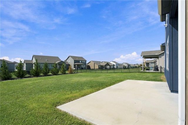 1505 SW Arbormill Terrace, Lee's Summit, MO 64082