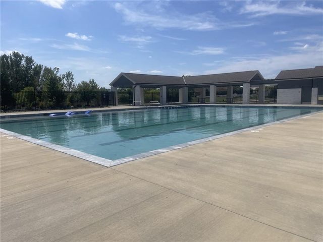1505 SW Arbormill Terrace, Lee's Summit, MO 64082