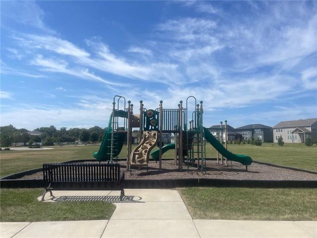 1505 SW Arbormill Terrace, Lee's Summit, MO 64082