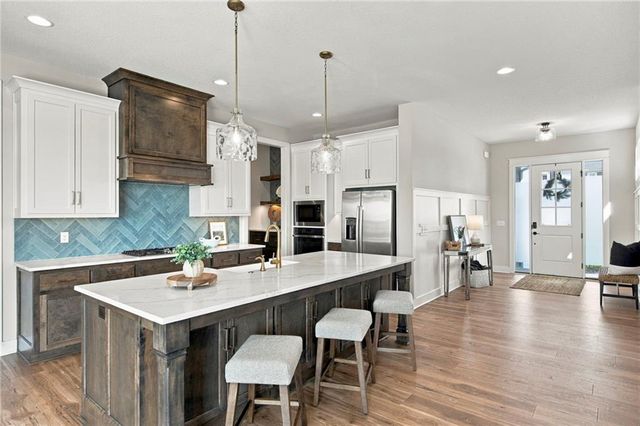 1505 SW Arbormill Terrace, Lee's Summit, MO 64082