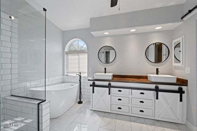 4658 E KELLY Drive, Gilbert, AZ 85234