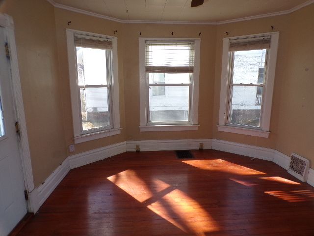 1527 N Marquette Street, Davenport, IA 52804