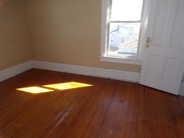 1527 N Marquette Street, Davenport, IA 52804