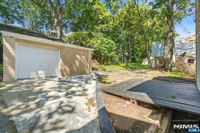 299 Smith Street, Newark, NJ 07106